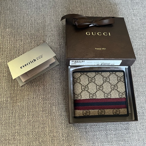 Gucci - Bifold GG Supreme Bifold Wallet - Picture 1 of 13